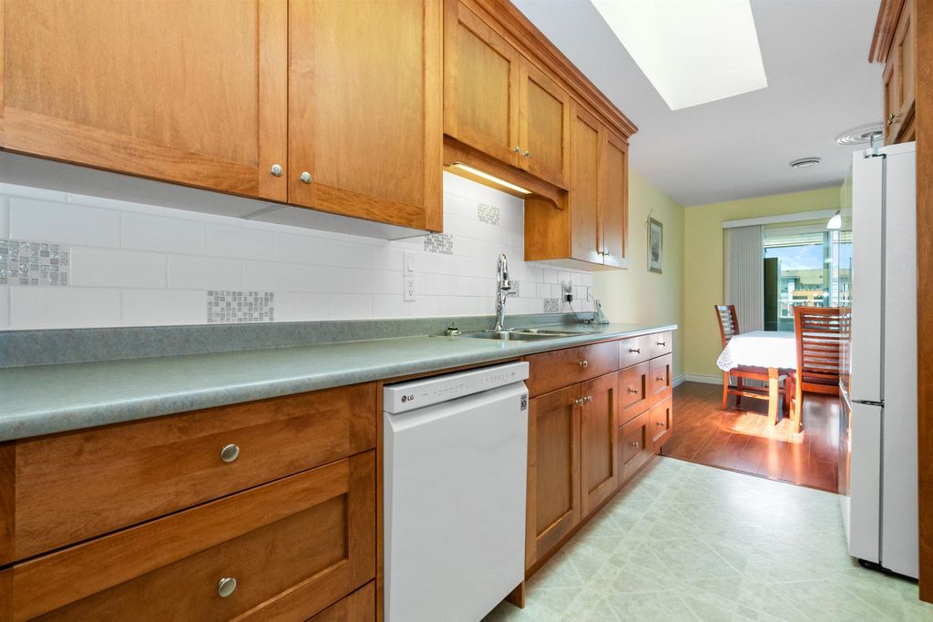 listing image 1103900305862648421