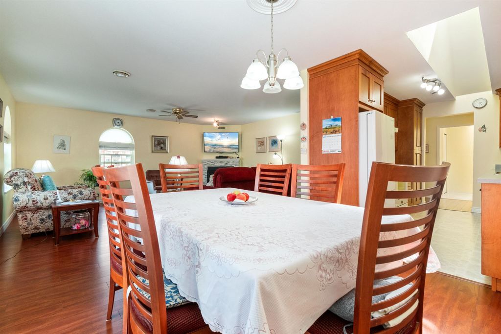 listing image 1108140649571757380