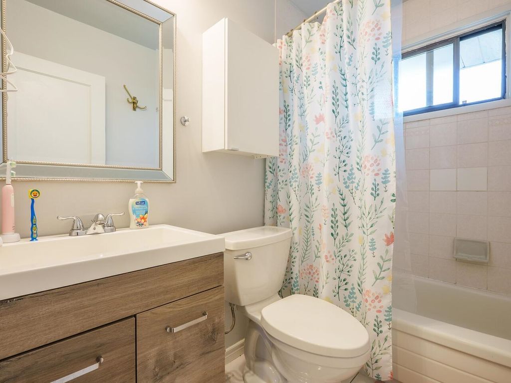 listing image 1100872042062105093