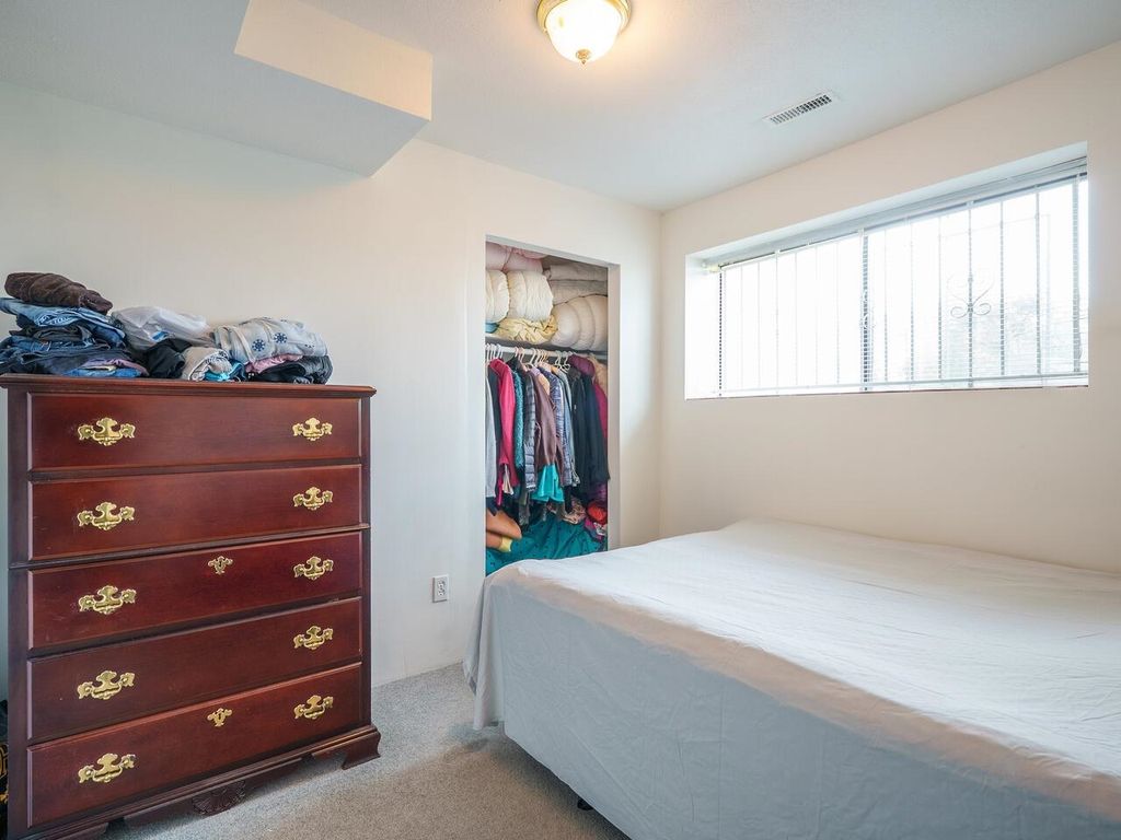 listing image 1105445807324900034