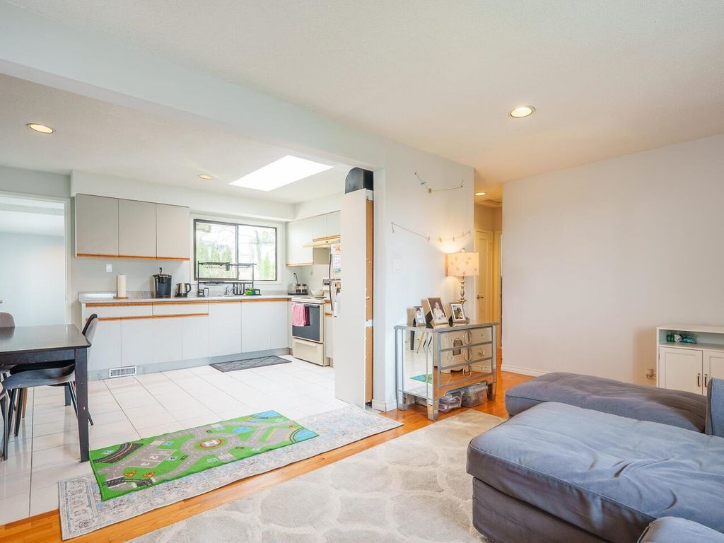 listing image 1102459261784740968