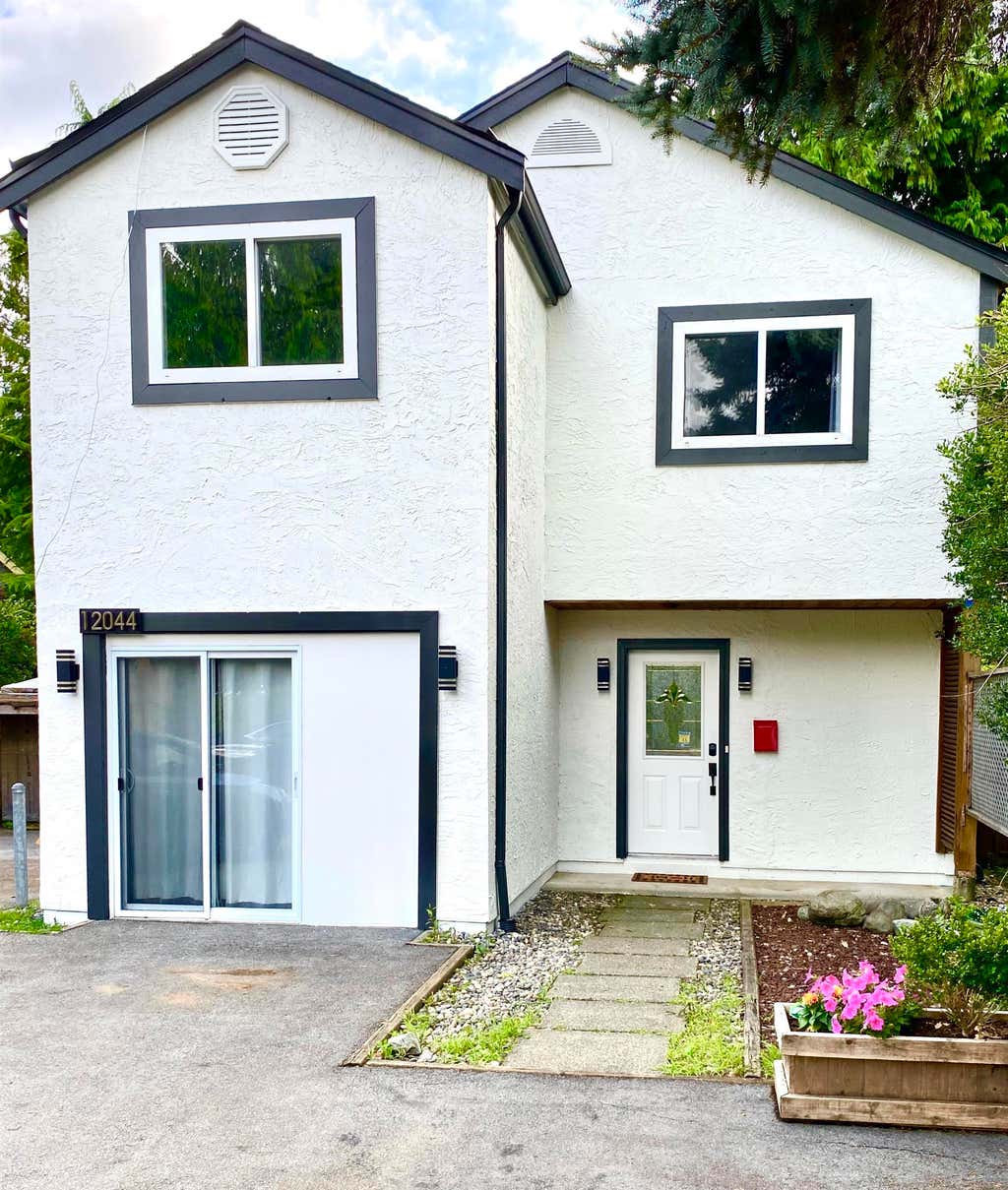 Photo of 12044 Mcintyre Court, Maple Ridge, BC V2X 8M8 (MLS # R3147591)