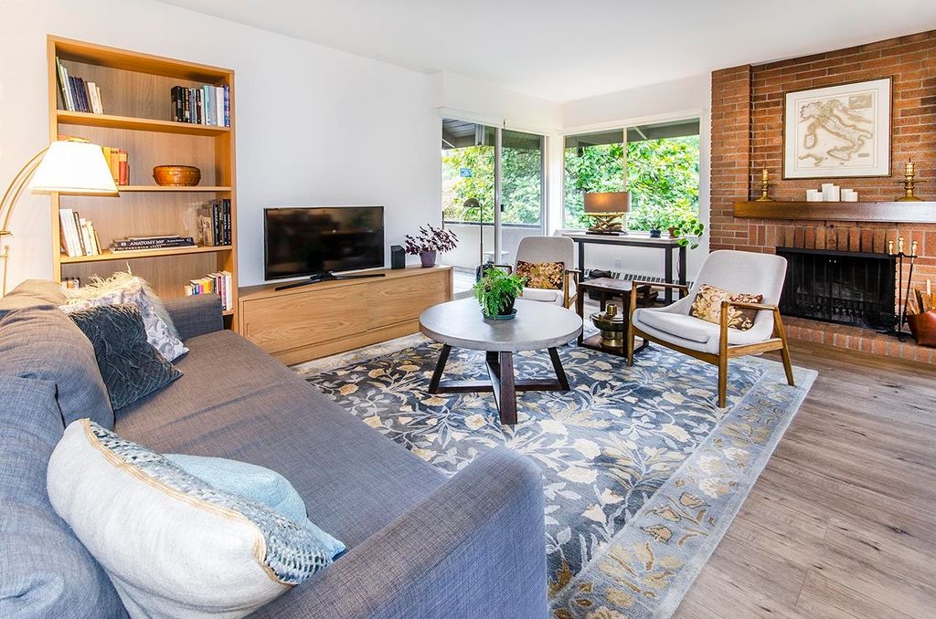 listing image 1108916239153472634