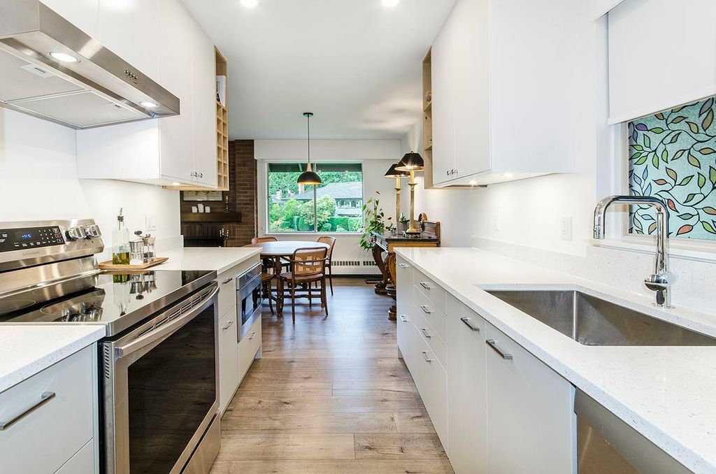 listing image 1107376155801177917