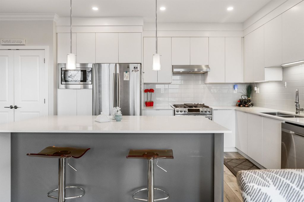 Photo of 31548 Upper Maclure Road #15, Abbotsford, BC V2T 0J3 (MLS # R3112550)