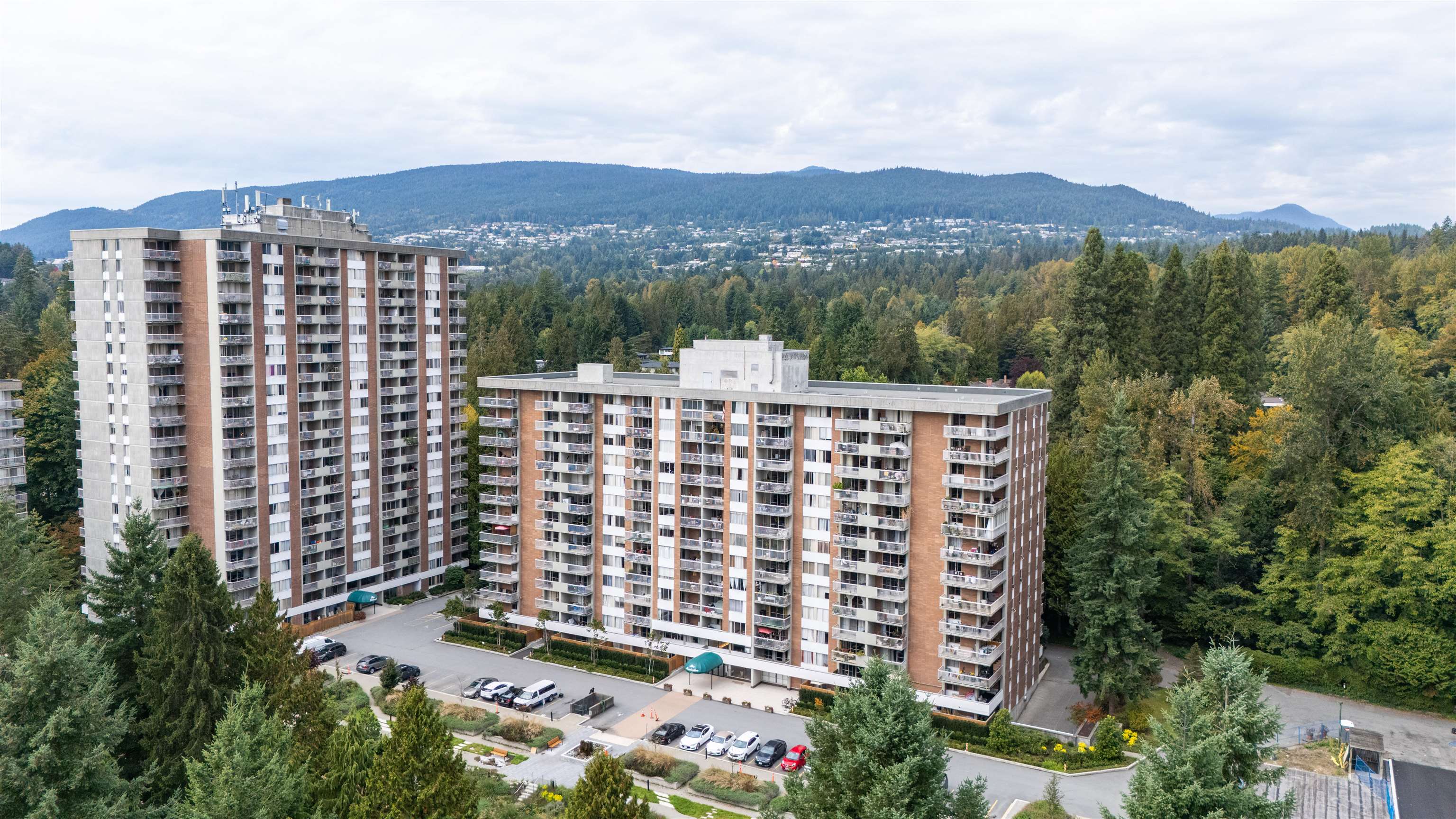 2012 Fullerton Avenue 1205