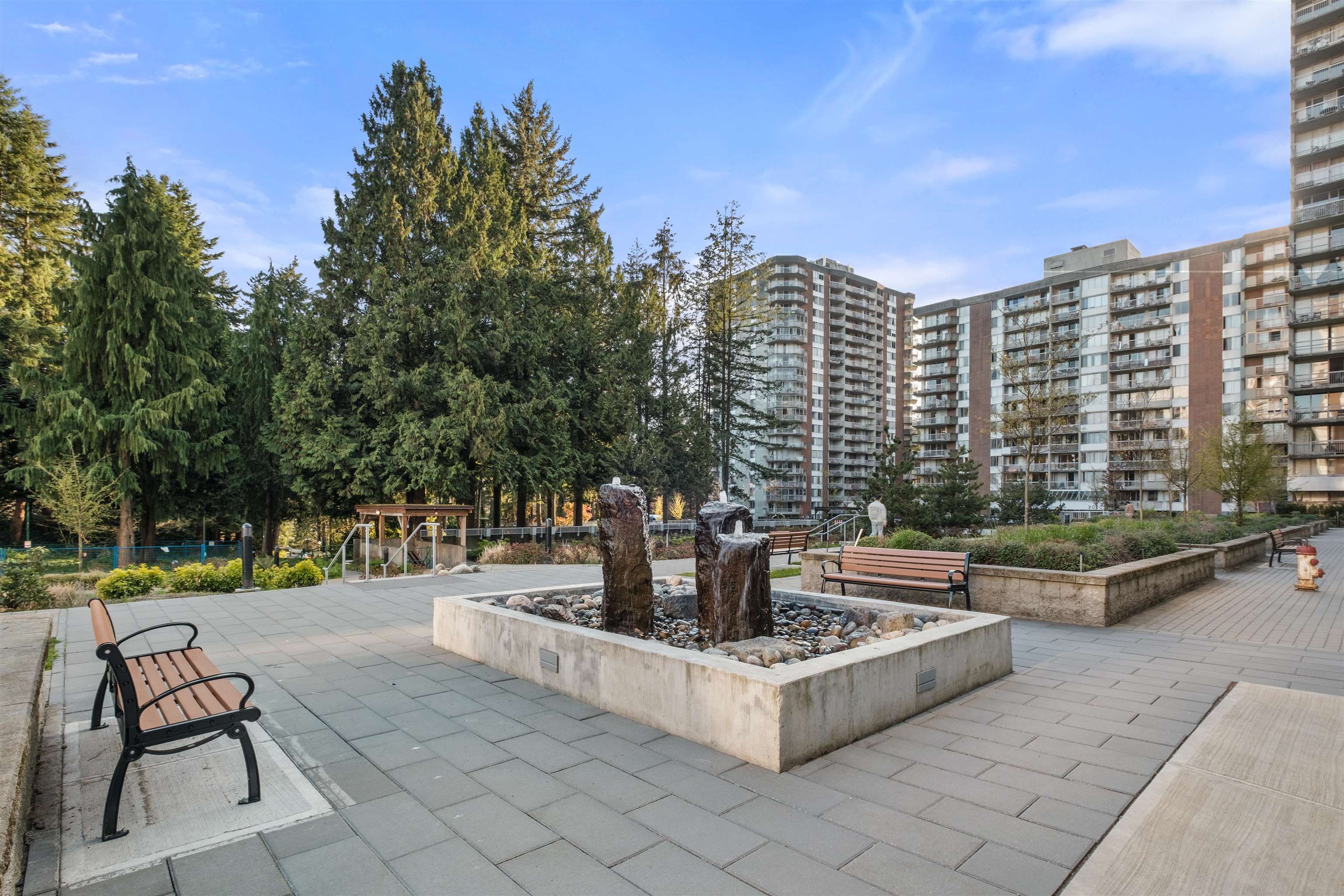 2012 Fullerton Avenue 1205