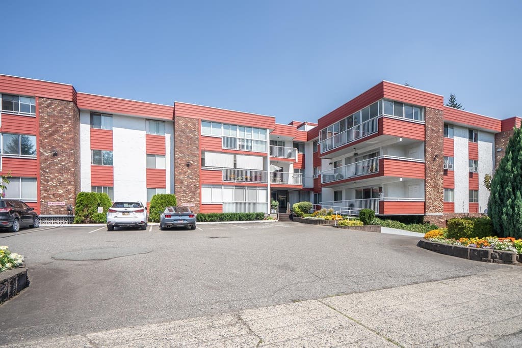 Photo of 32025 Tims Avenue #303, Abbotsford, BC V2T 2H3 (MLS # R3152240)