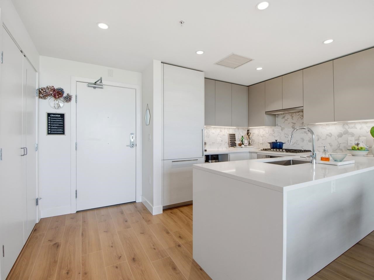 8188 Fraser Street 1304