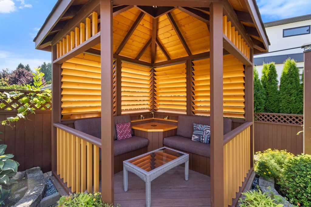 listing image 1102738930472958242