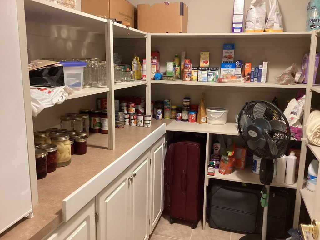 listing image 1105638663514793897