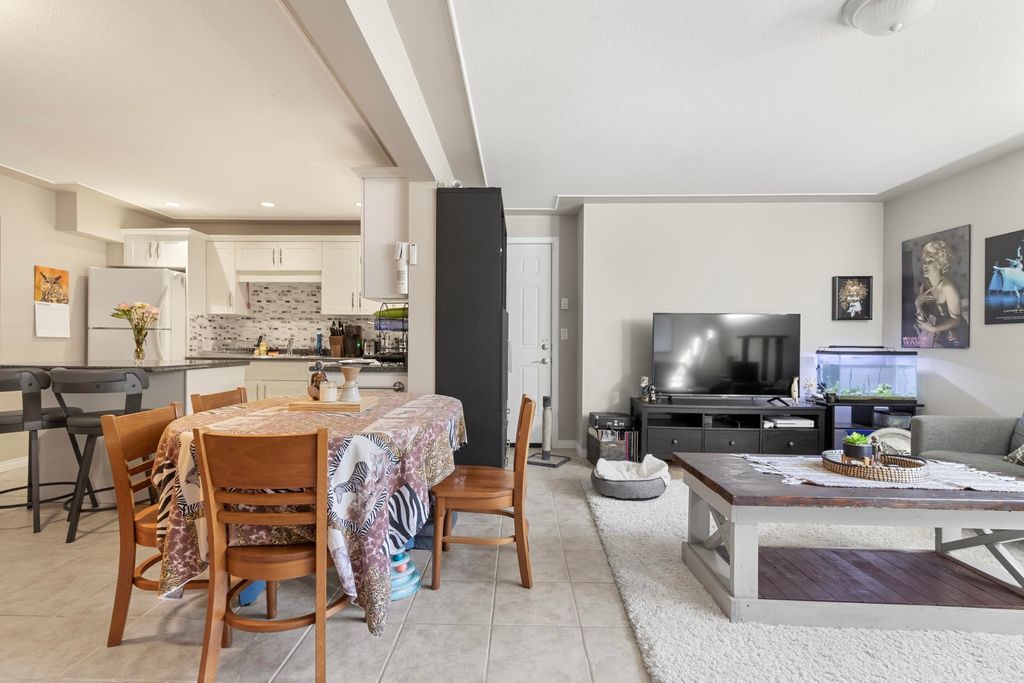 listing image 1102547615519664526