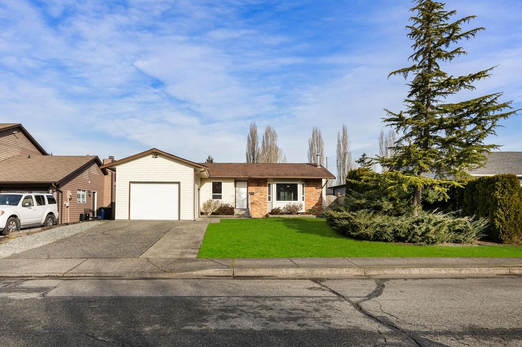 Photo of 20925 51b Avenue, Langley, BC V3A 7K6 (MLS # R3087633)