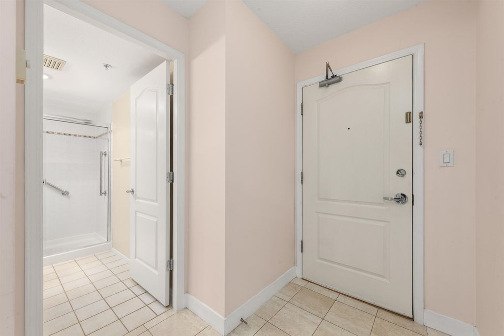 listing image 1100804075592429171