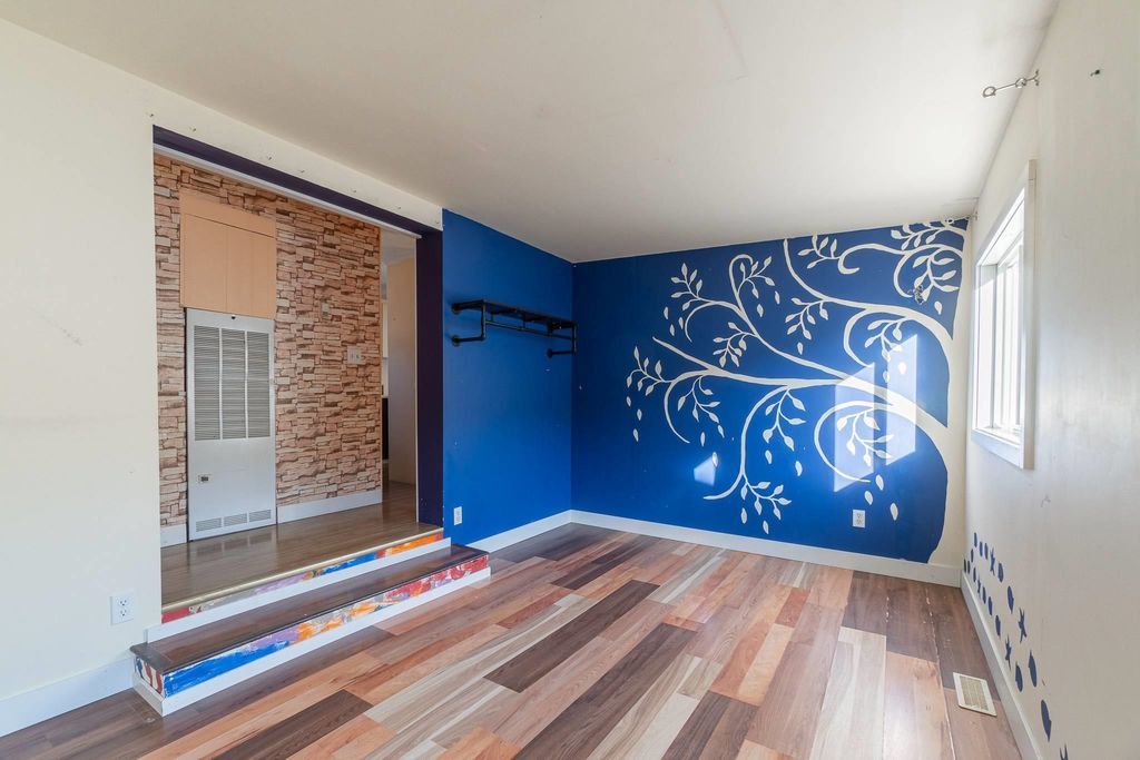 listing image 1101412073729924632