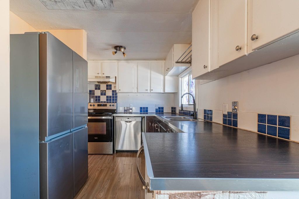 listing image 1100341618731622047