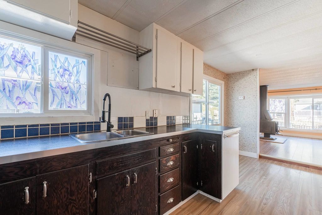 listing image 1101865382978192589