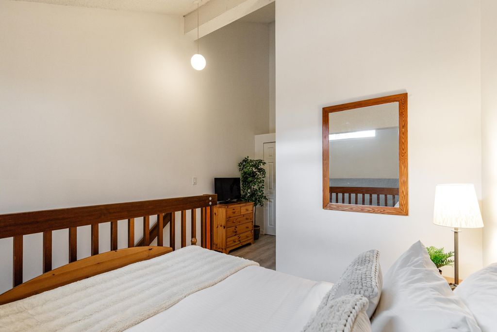 listing image 1106329145766757212