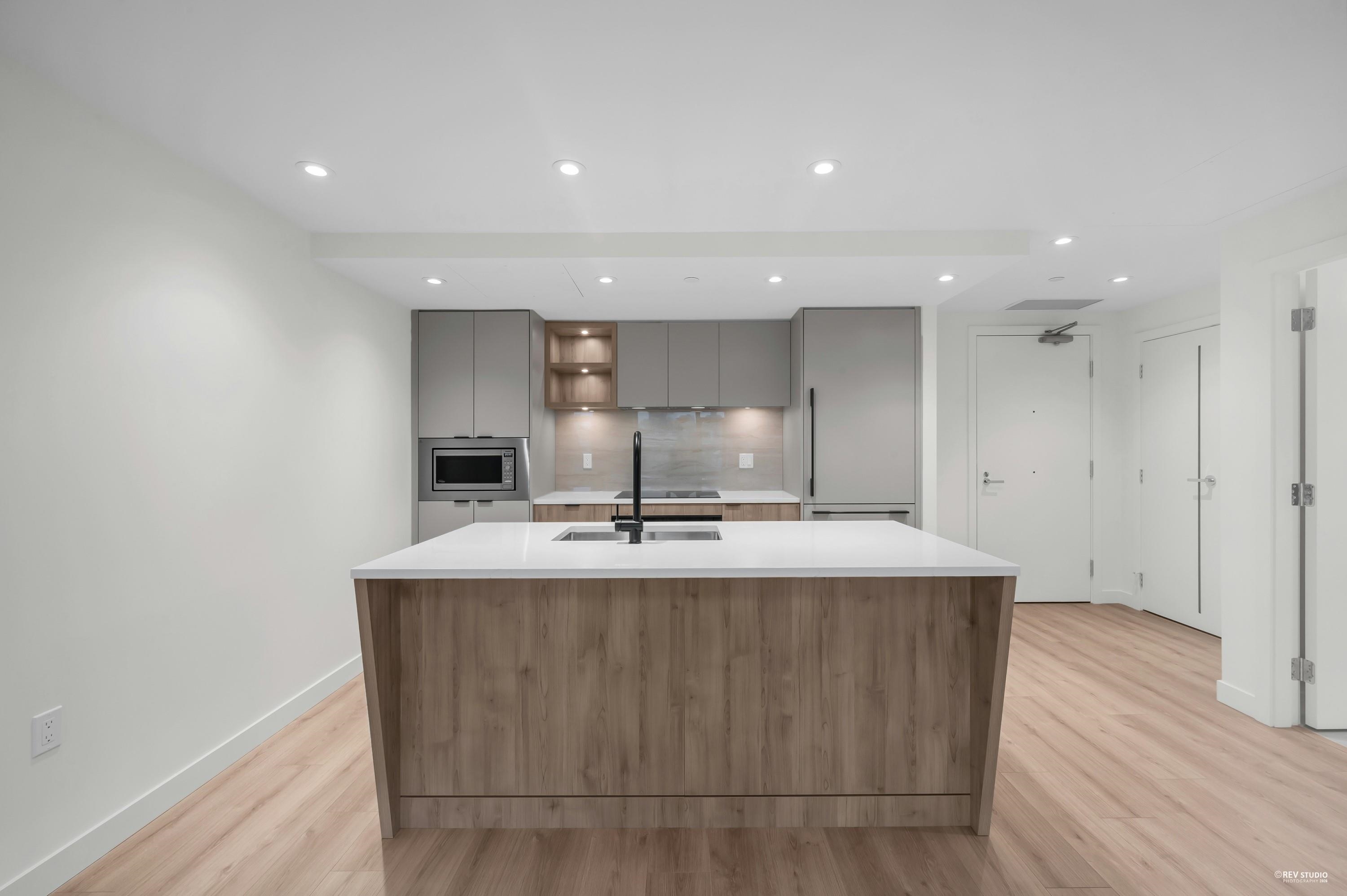 755 Harbourside Drive 320