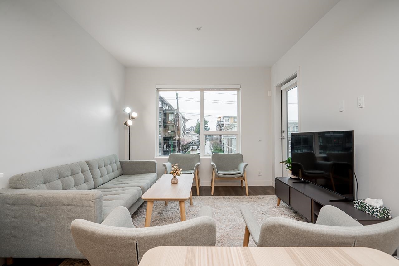 645 Como Lake Avenue 308