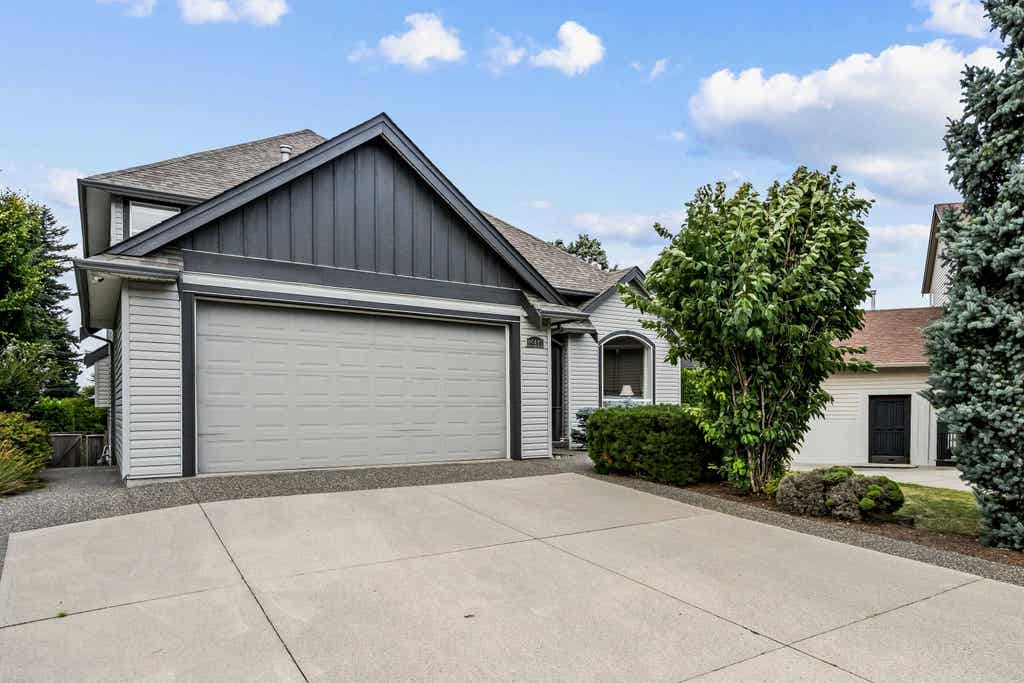 Photo of 44497 Elsie Place, Chilliwack, BC V2R 5N5 (MLS # R3148247)