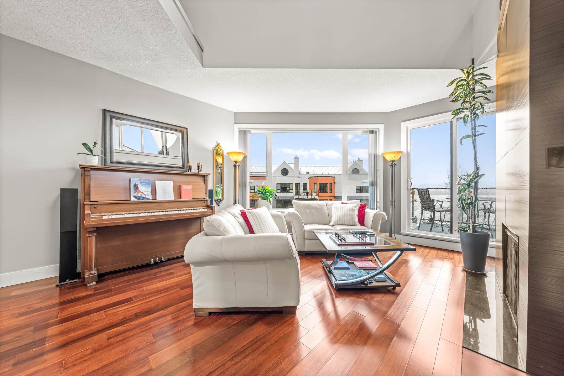 1150 Quayside Drive 418