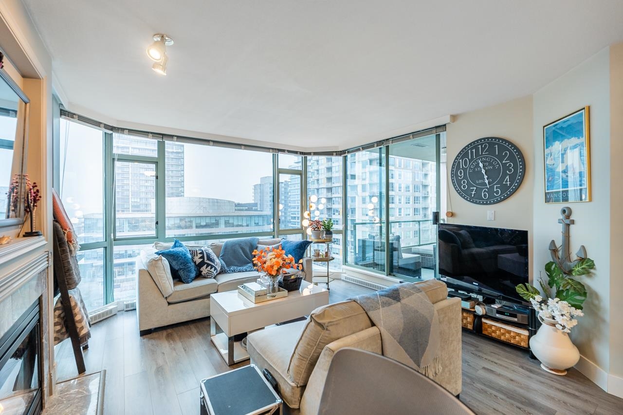 140 E 14th Street 903