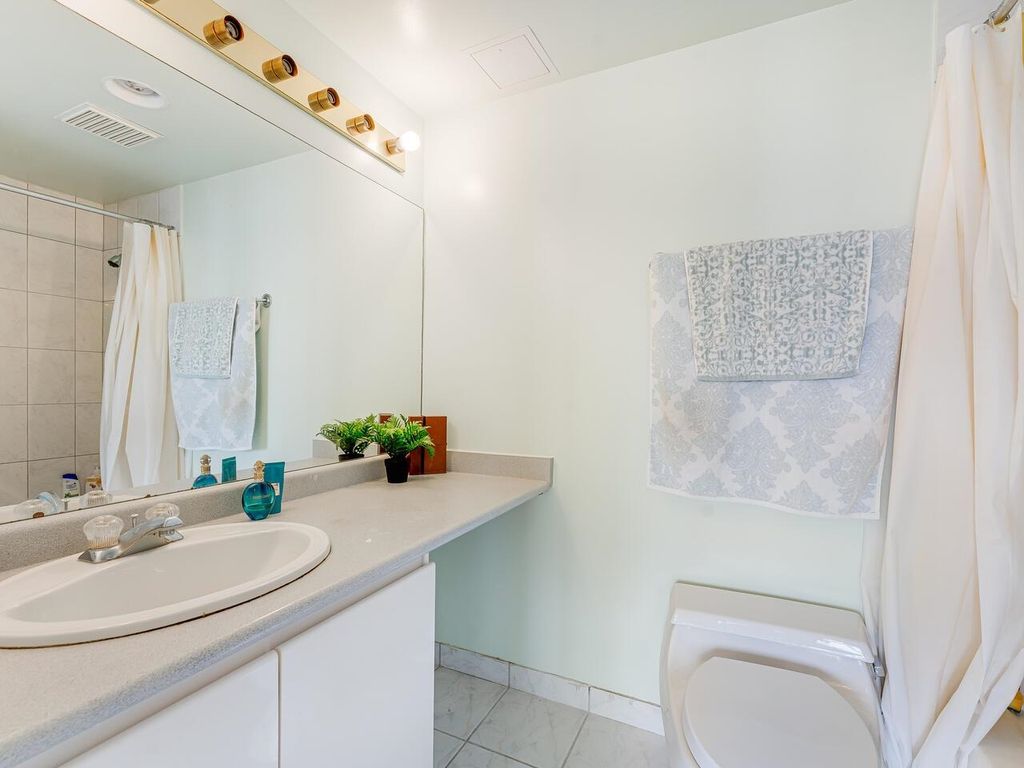 listing image 1102524162117448885