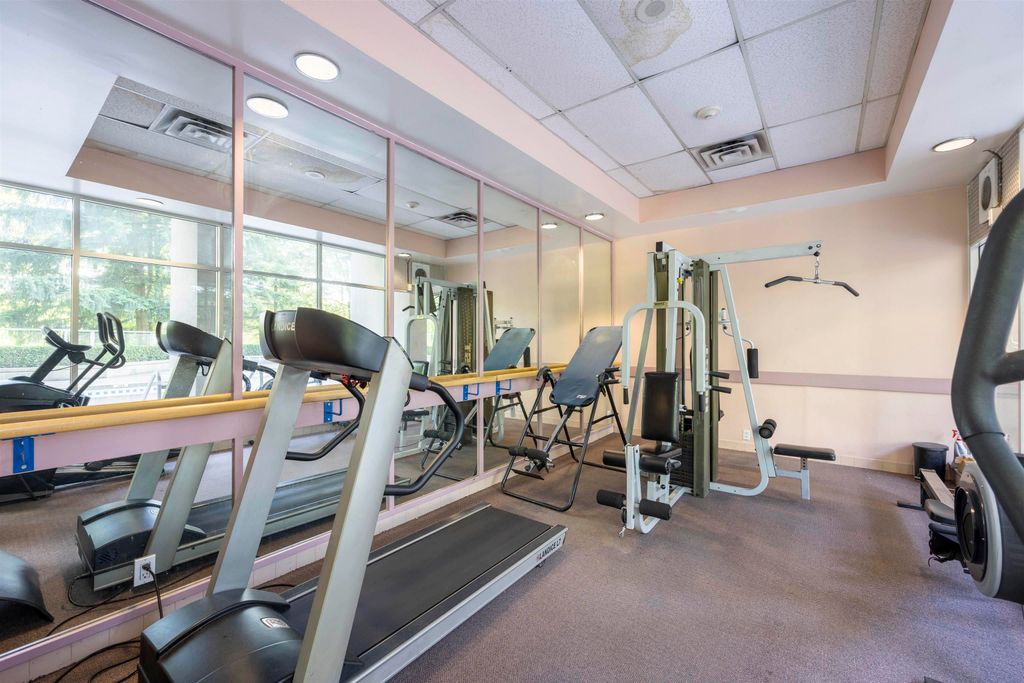 listing image 1106479366353393406