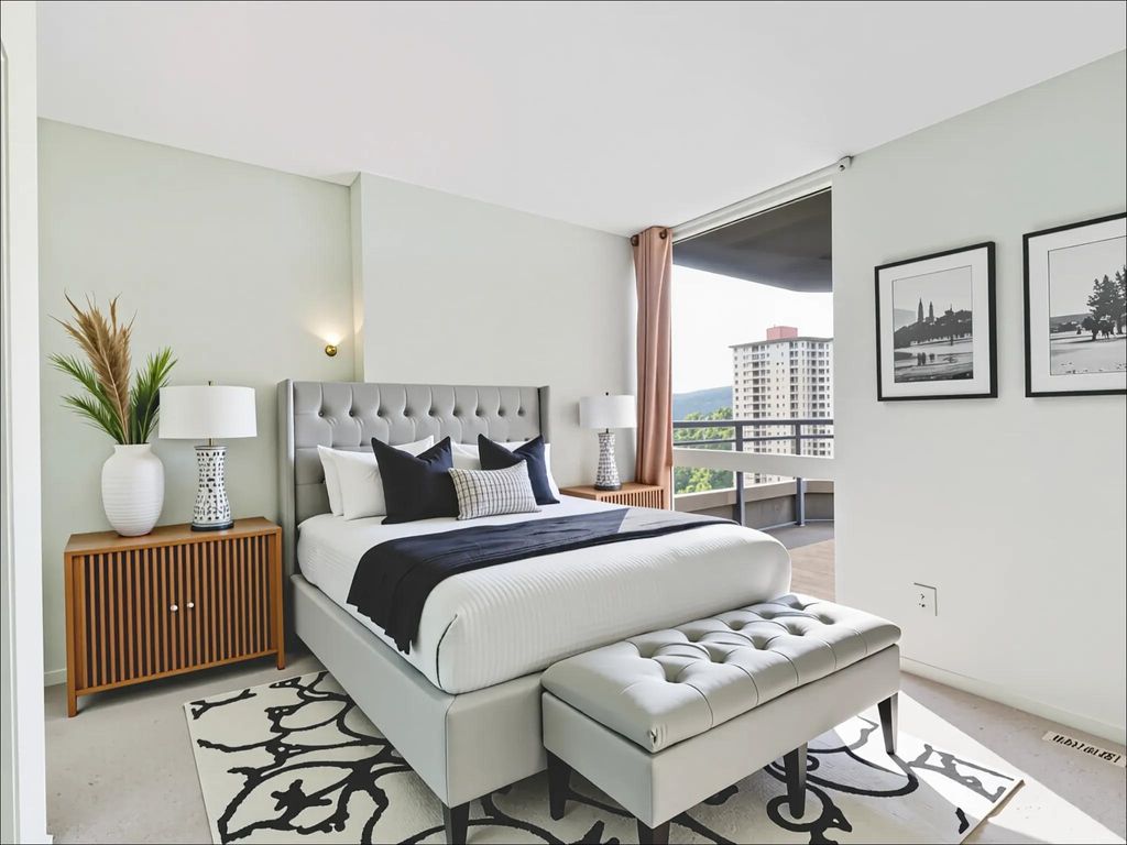 listing image 1105375884552065476