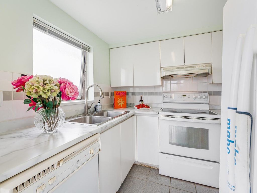 listing image 1104479236365522555