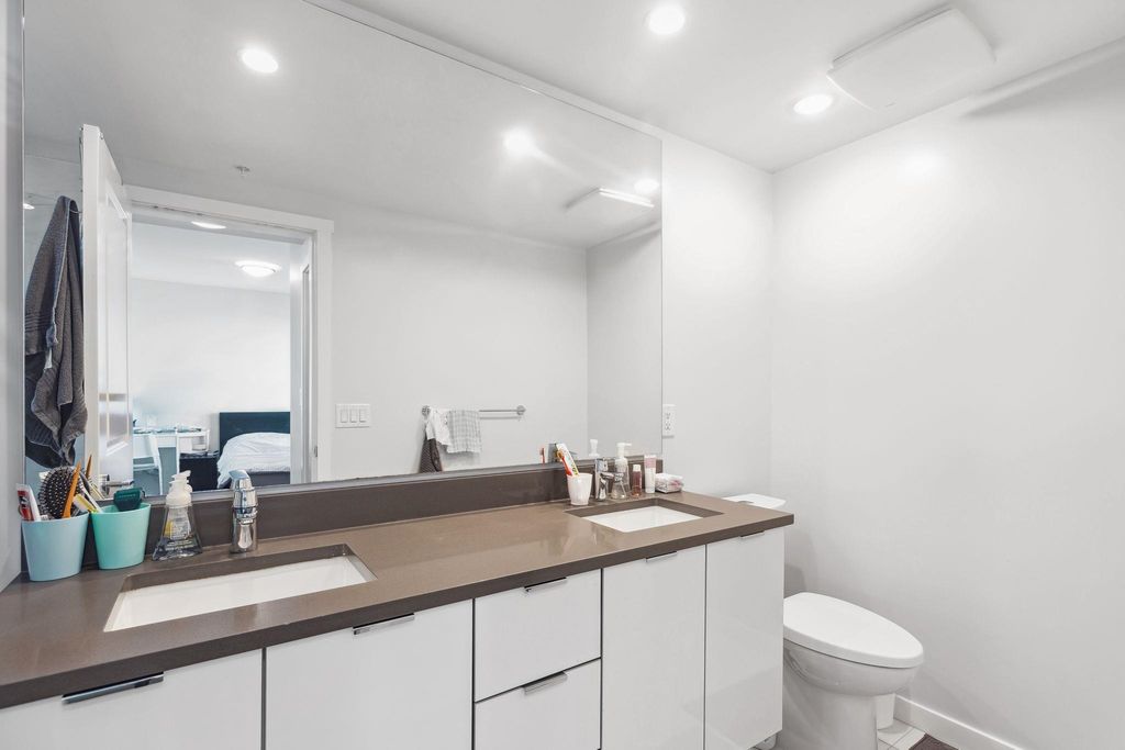listing image 1104472218713839720