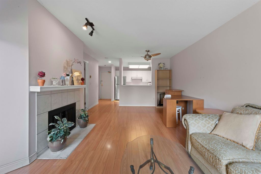 listing image 1109254095084088535