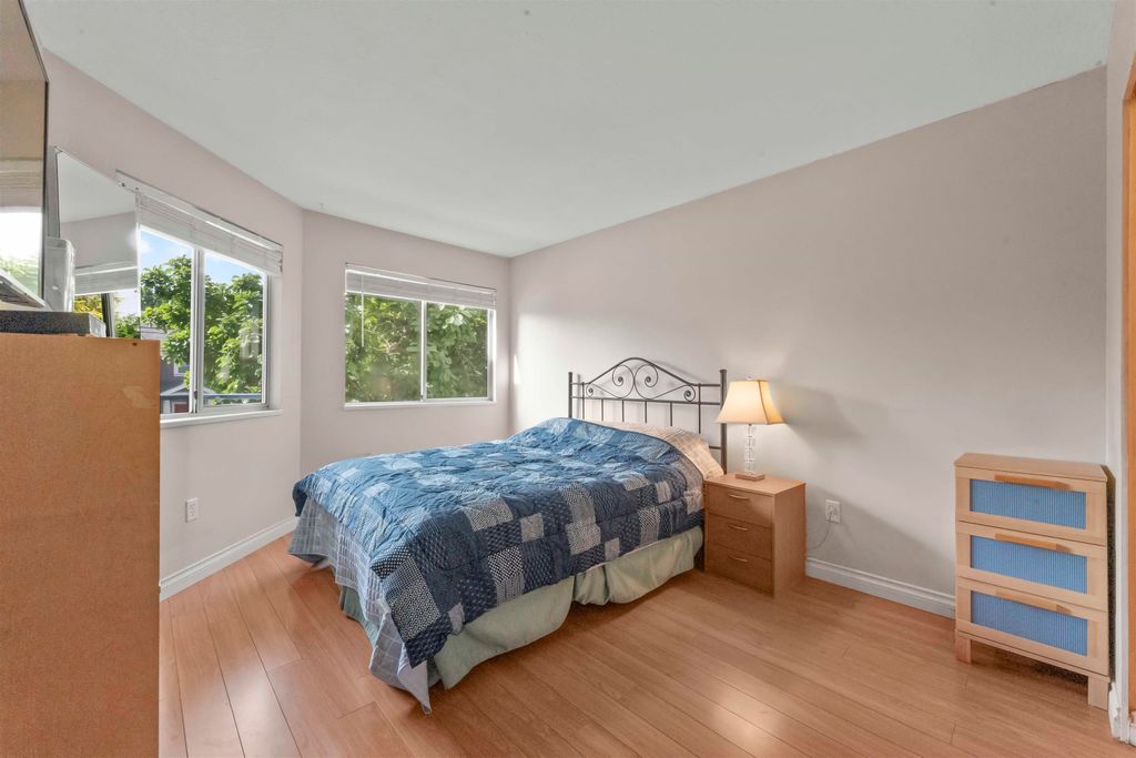 listing image 1102958447669218428