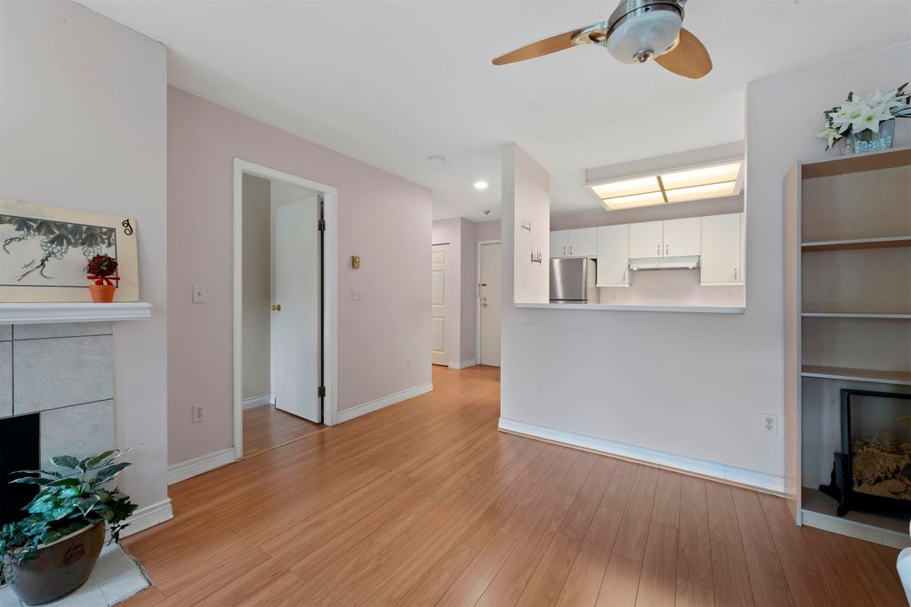 listing image 1102075206281913075