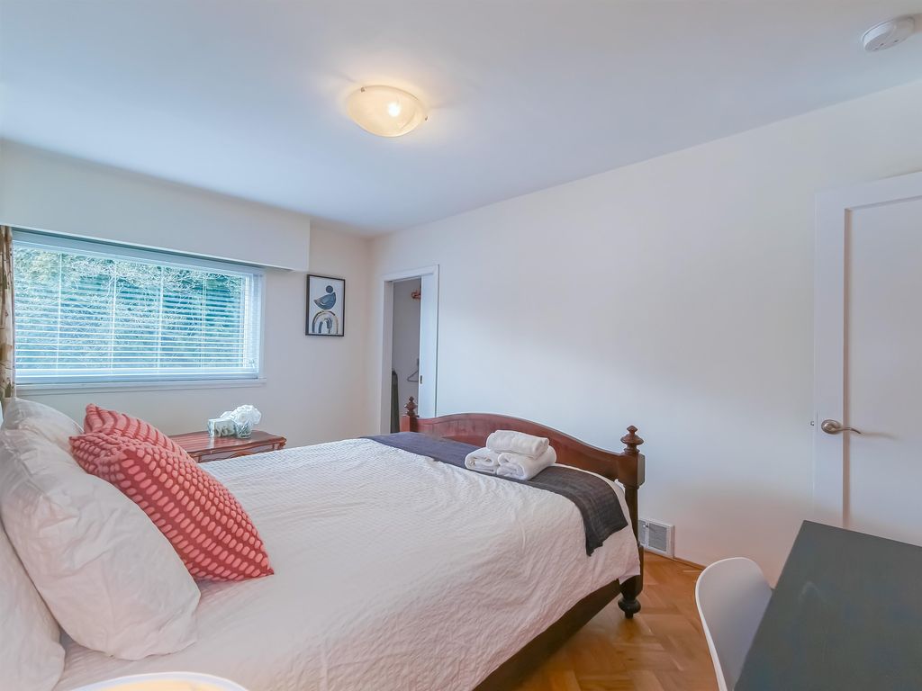 listing image 1105673407574536318