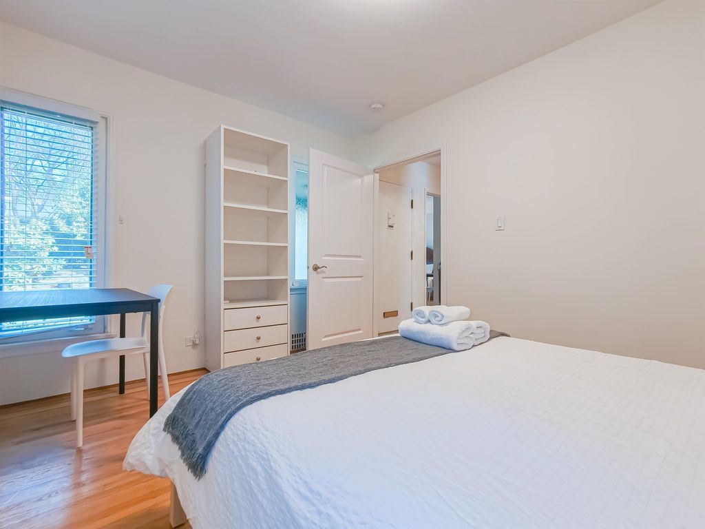 listing image 1105392536129483587