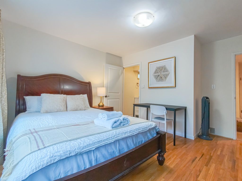 listing image 1106044076897882963