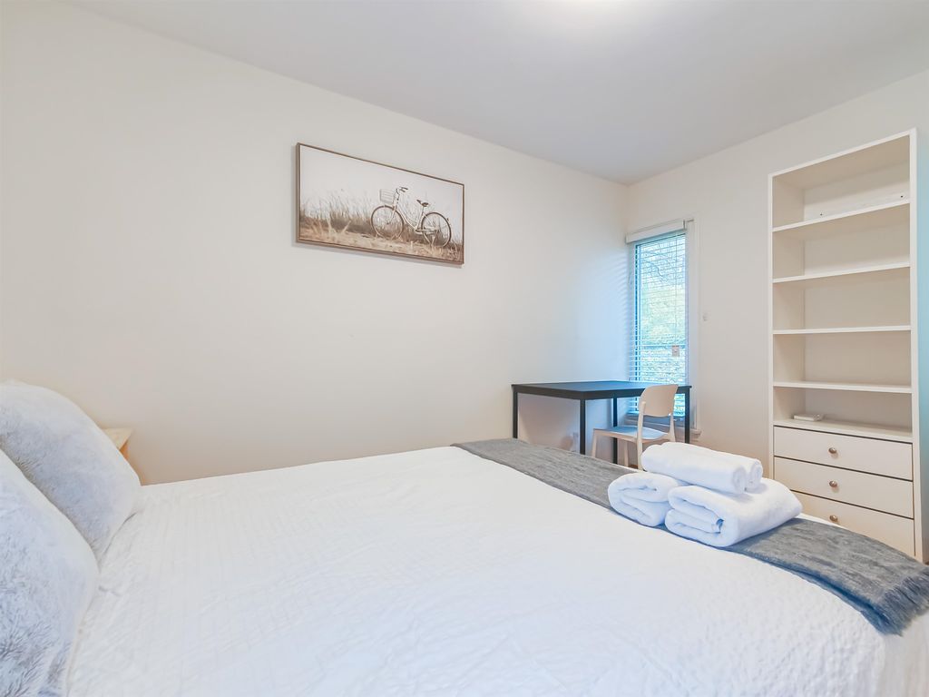 listing image 1107095648305502576