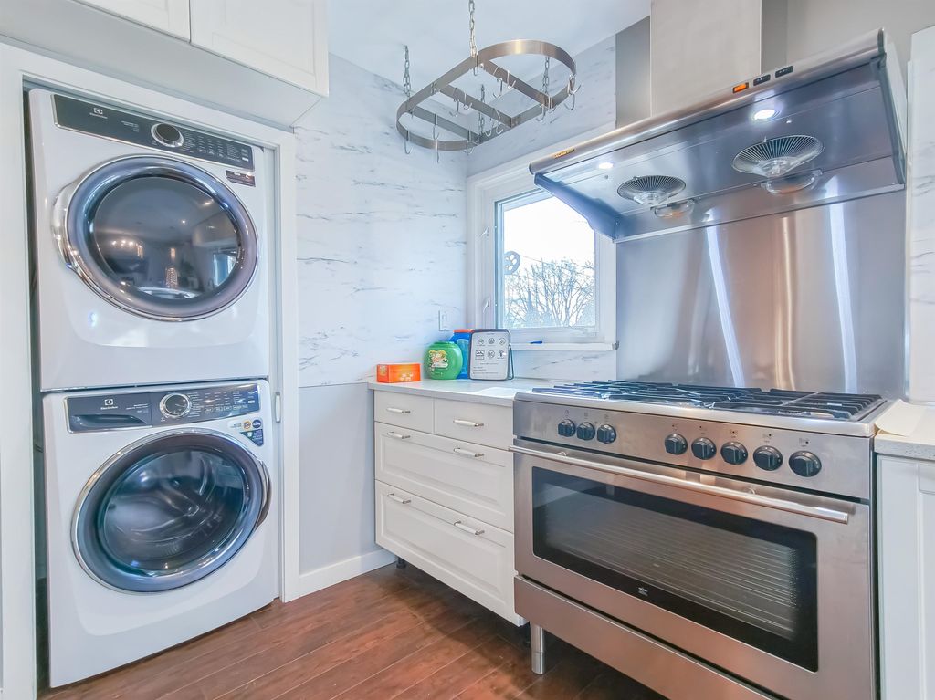 listing image 1100296980212707763