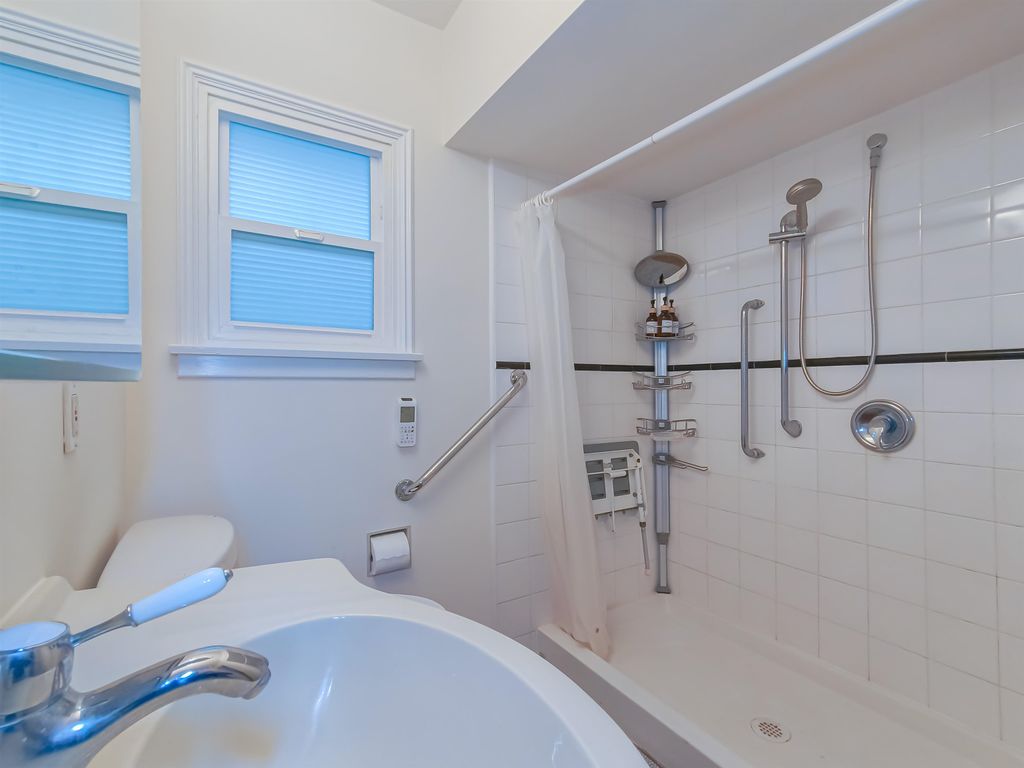 listing image 1106545216311090199