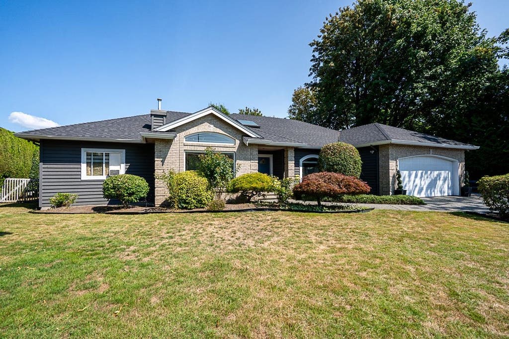 Photo of 5758 W Kettle Crescent, Surrey, BC V3S 8R6 (MLS # R3148372)