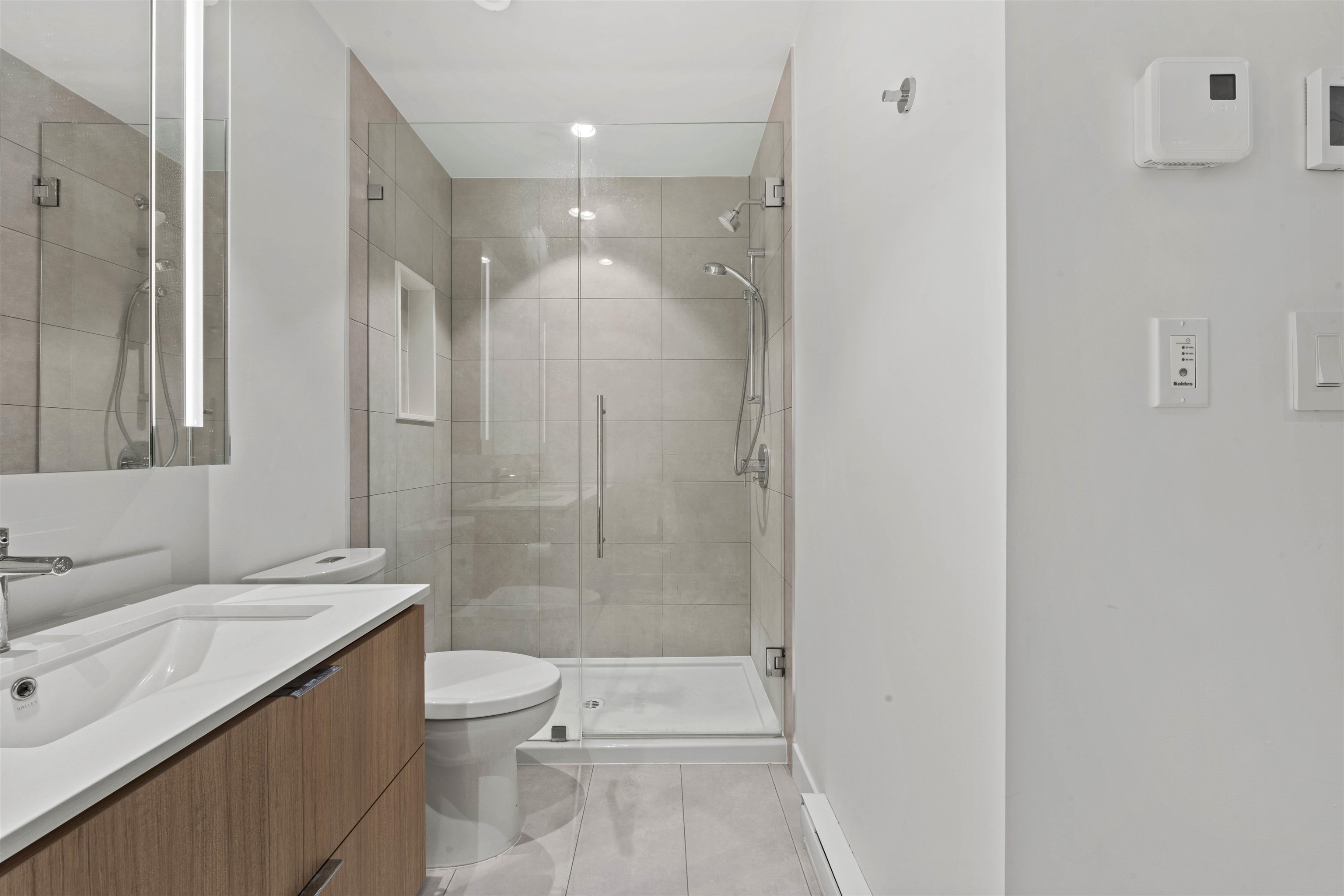 6085 Irmin Street 614