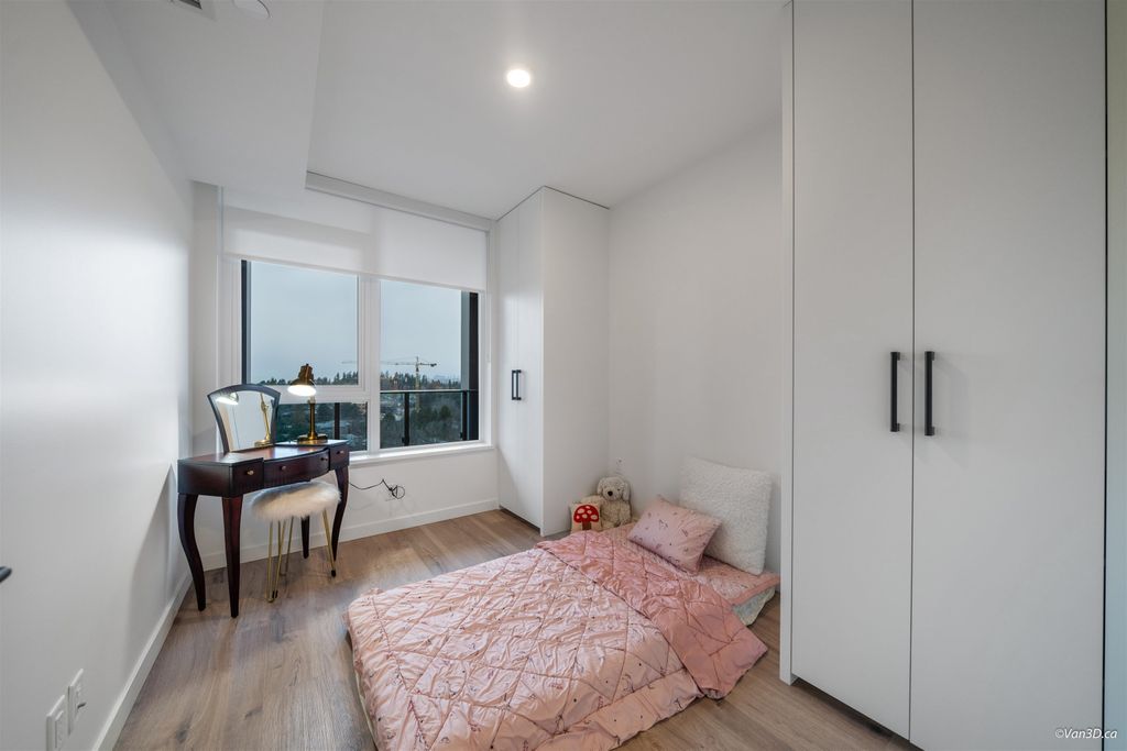 listing image 1102168593538055742