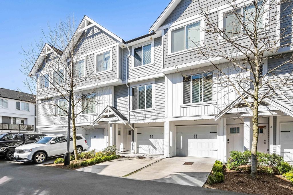 Photo of 32043 Mt Waddington Avenue #6, Abbotsford, BC V2T 0H1 (MLS # R3109803)