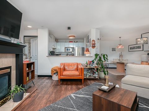 4425 Halifax Street 305 Burnaby BC V5C 6P2