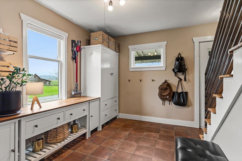 Photo of 38611 Old Yale Road, Abbotsford, BC V3G 1X5 (MLS # R3112575)