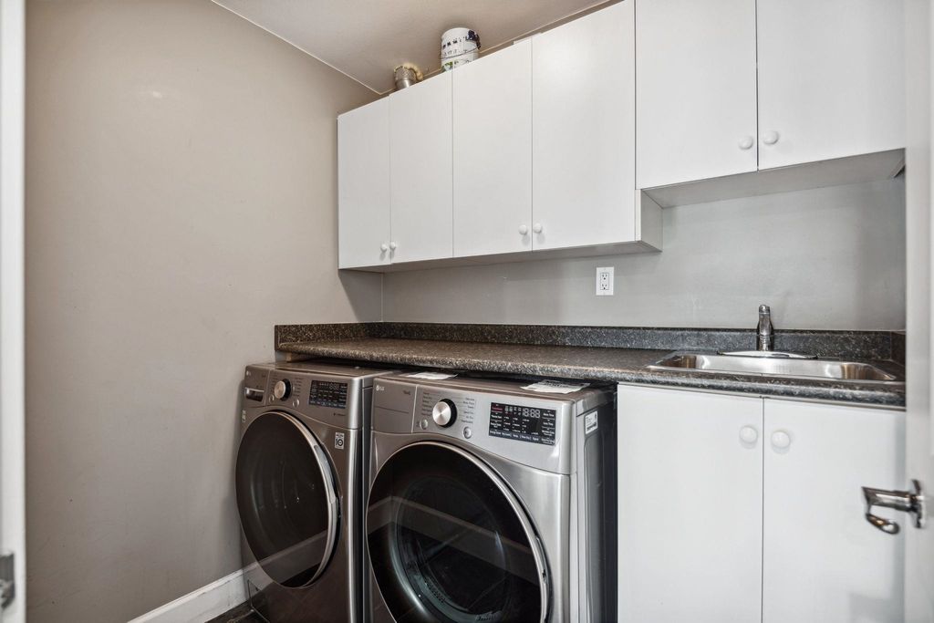listing image 1105409057868159619