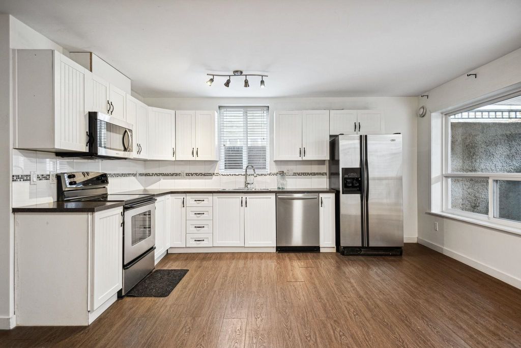 listing image 1107853801324399753