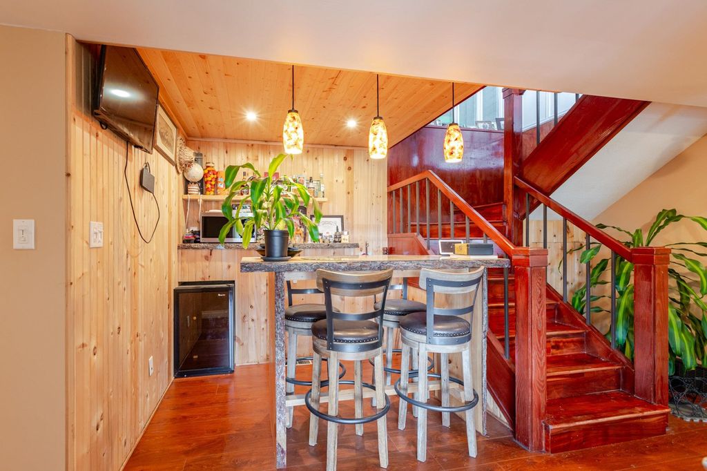 listing image 1107490338150477210